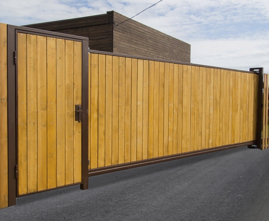 Деревянные ворота в Приморско-Ахтарске